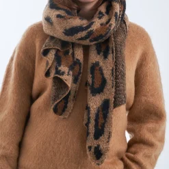 Schal - Knitted Leo
